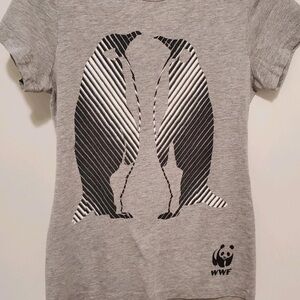 RARE Chaser x WWF Grey Penguins Tshirt Women’s Vintage Y2K
